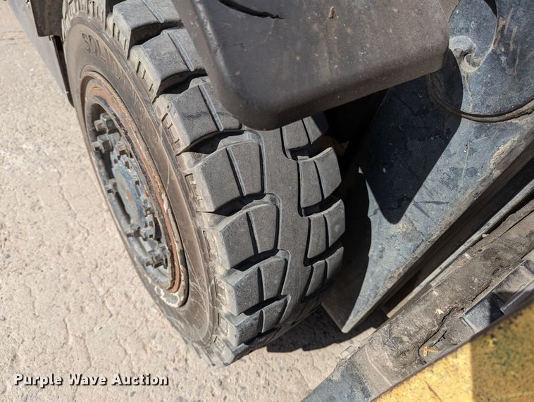 image for item LF9632 Hyster  forklift