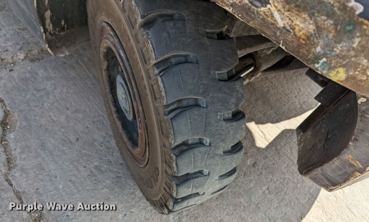 image for item LF9632 Hyster  forklift