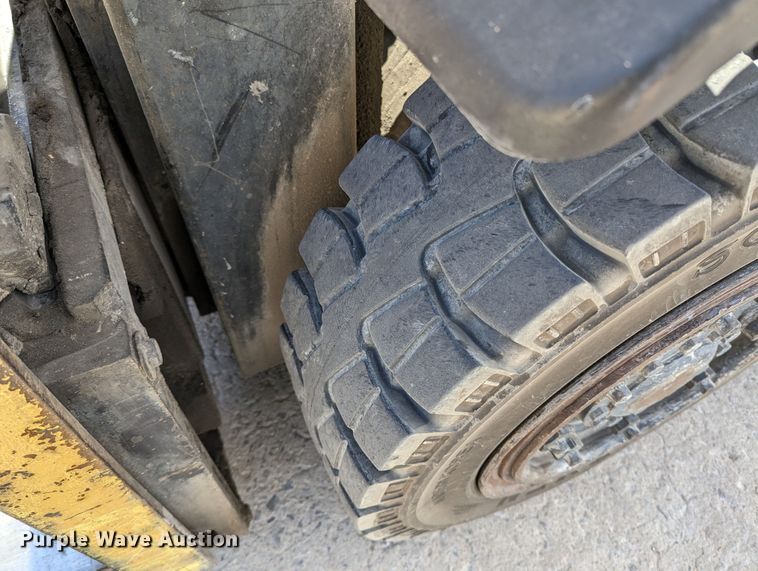 image for item LF9632 Hyster  forklift