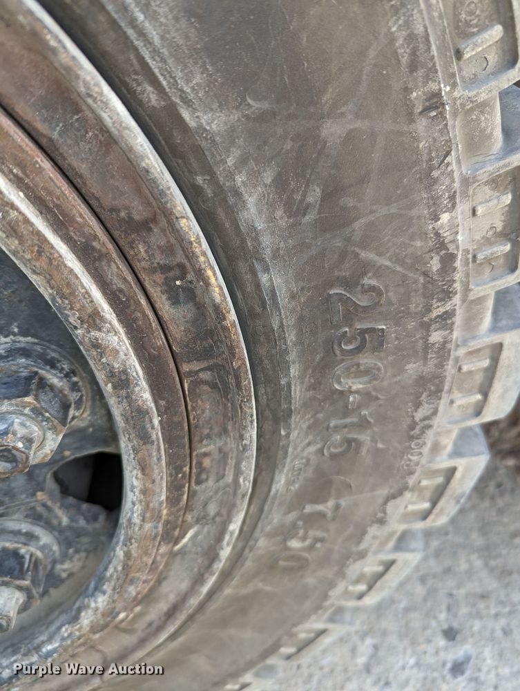 image for item LF9632 Hyster  forklift