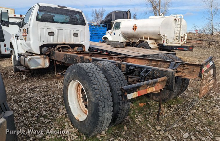 image for item LF9636 2019 Ford F750 Super Duty  truck cab and chassis