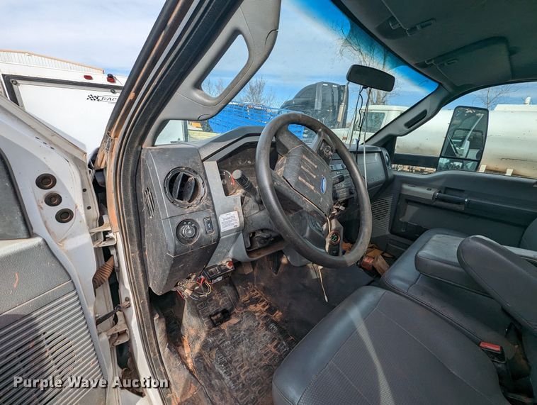 image for item LF9636 2019 Ford F750 Super Duty  truck cab and chassis