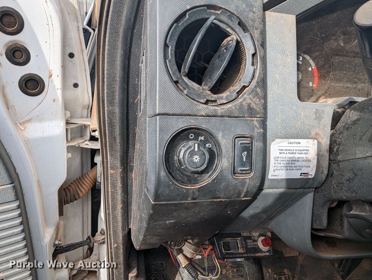 image for item LF9636 2019 Ford F750 Super Duty  truck cab and chassis