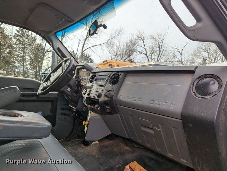 image for item LF9636 2019 Ford F750 Super Duty  truck cab and chassis