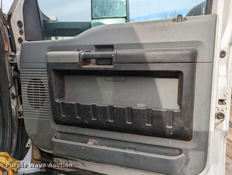 image for item LF9636 2019 Ford F750 Super Duty  truck cab and chassis