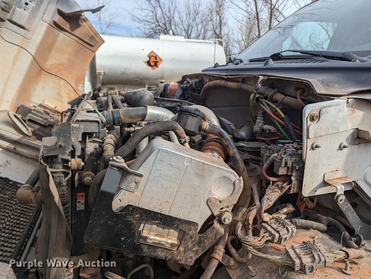 image for item LF9636 2019 Ford F750 Super Duty  truck cab and chassis