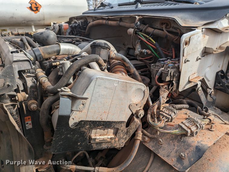 image for item LF9636 2019 Ford F750 Super Duty  truck cab and chassis