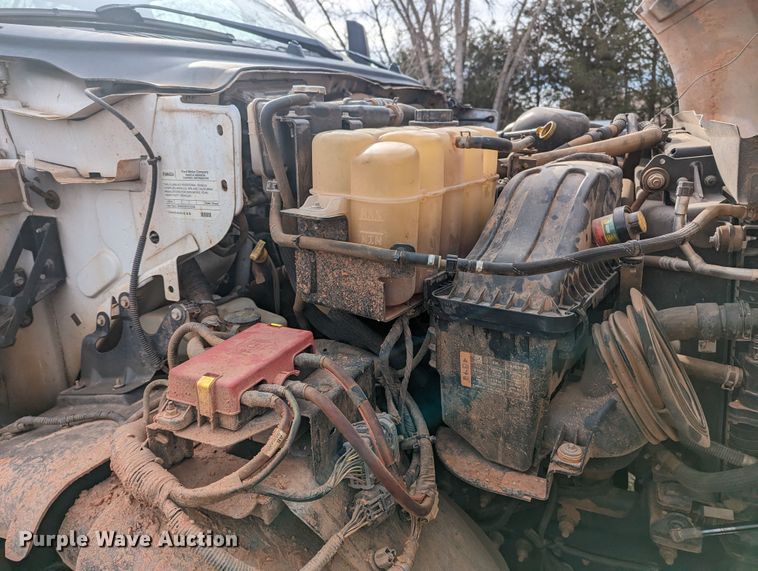 image for item LF9636 2019 Ford F750 Super Duty  truck cab and chassis