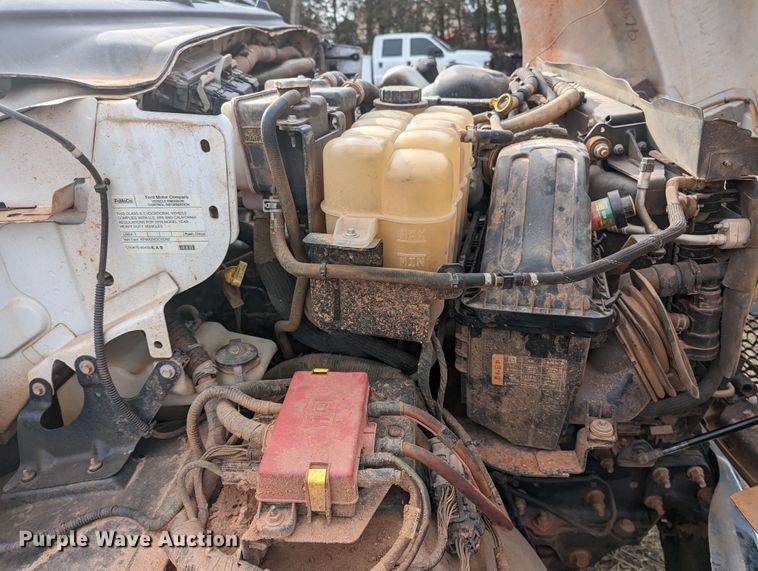 image for item LF9636 2019 Ford F750 Super Duty  truck cab and chassis