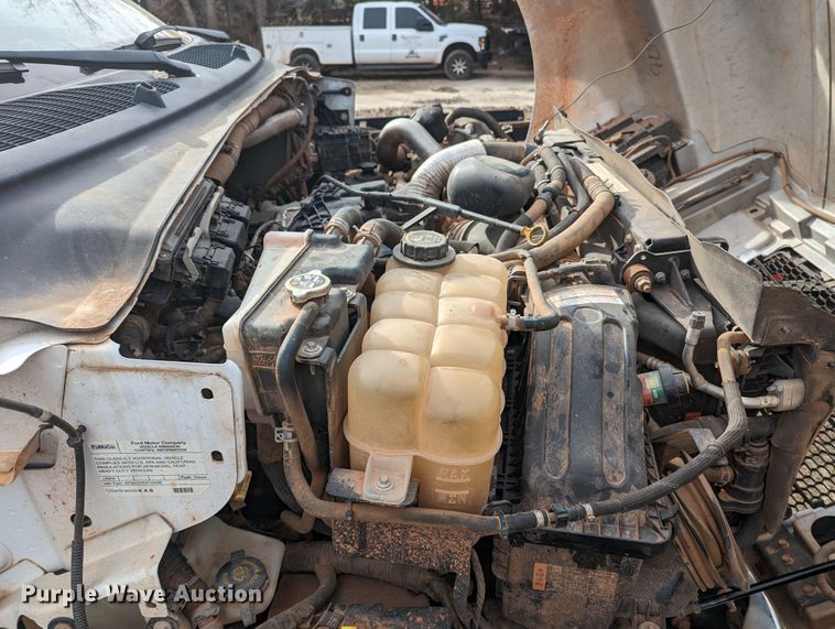 image for item LF9636 2019 Ford F750 Super Duty  truck cab and chassis