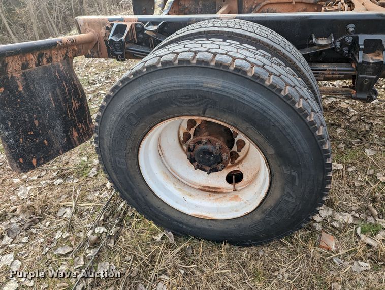 image for item LF9636 2019 Ford F750 Super Duty  truck cab and chassis