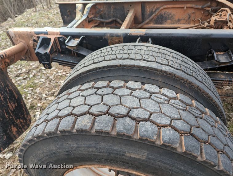 image for item LF9636 2019 Ford F750 Super Duty  truck cab and chassis