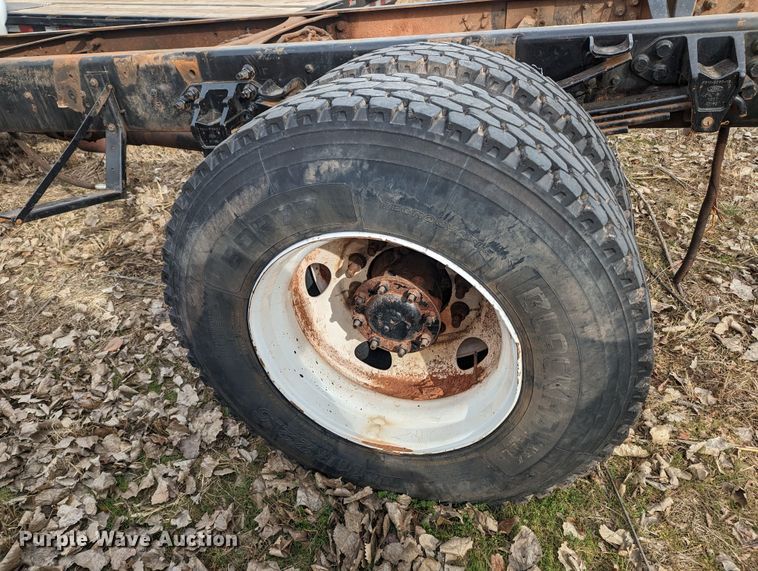 image for item LF9636 2019 Ford F750 Super Duty  truck cab and chassis