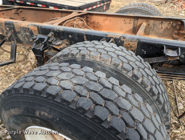 image for item LF9636 2019 Ford F750 Super Duty  truck cab and chassis