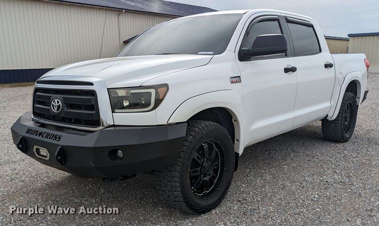 image for item LF9637 2013 Toyota Tundra  CrewMax pickup truck