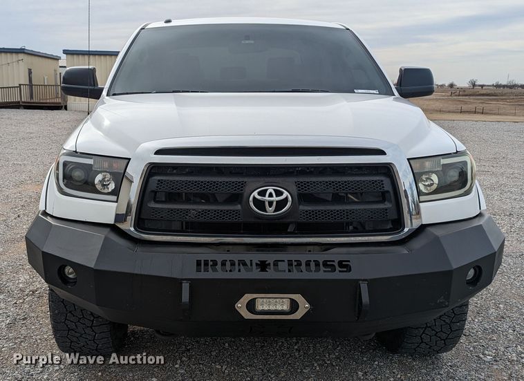 image for item LF9637 2013 Toyota Tundra  CrewMax pickup truck