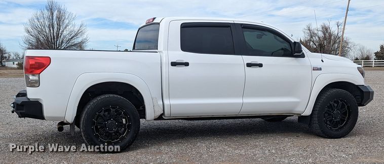 image for item LF9637 2013 Toyota Tundra  CrewMax pickup truck