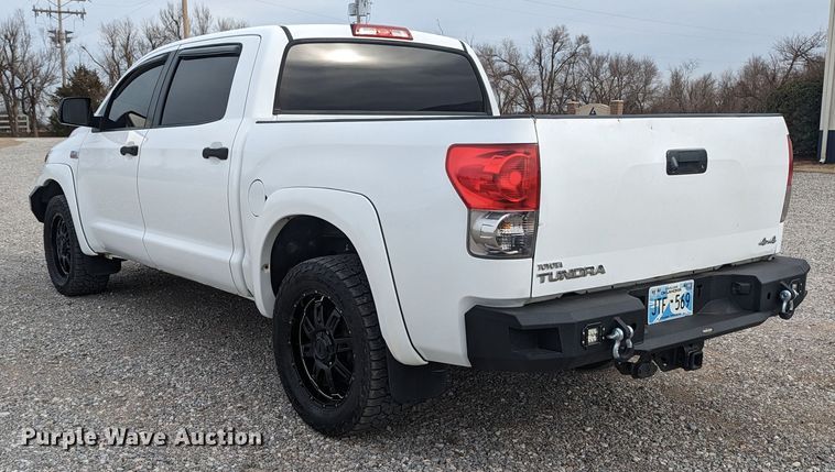 image for item LF9637 2013 Toyota Tundra  CrewMax pickup truck