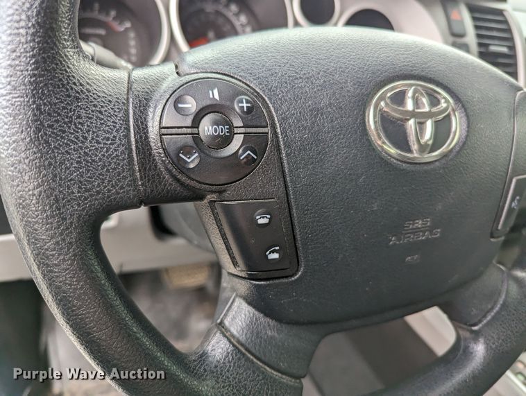 image for item LF9637 2013 Toyota Tundra  CrewMax pickup truck