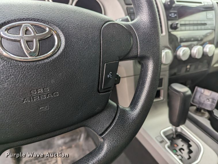 image for item LF9637 2013 Toyota Tundra  CrewMax pickup truck