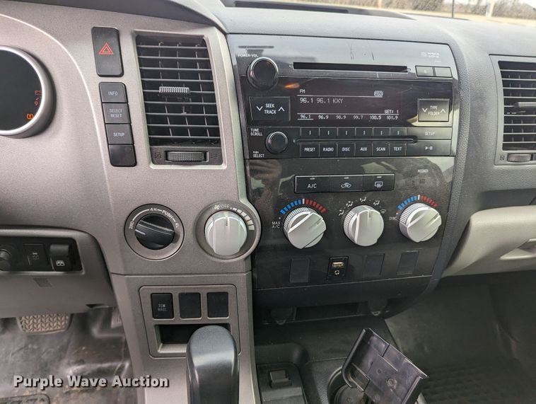 image for item LF9637 2013 Toyota Tundra  CrewMax pickup truck