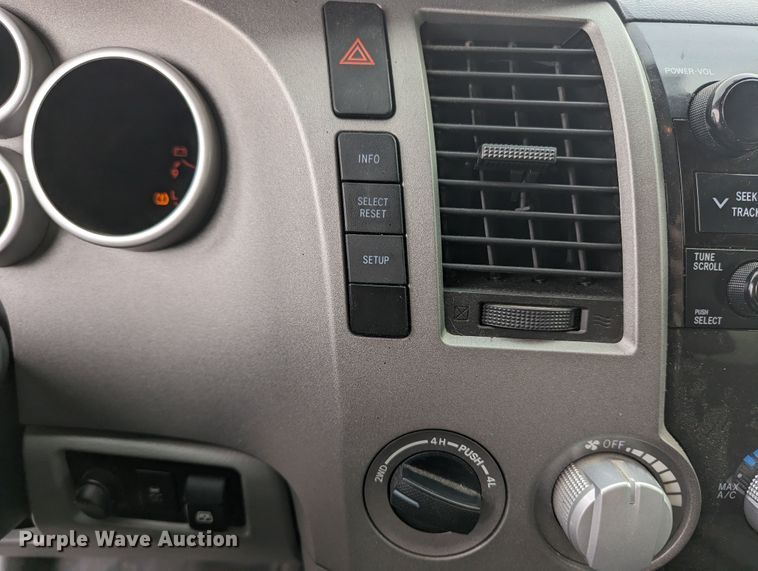 image for item LF9637 2013 Toyota Tundra  CrewMax pickup truck