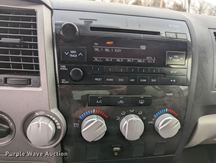 image for item LF9637 2013 Toyota Tundra  CrewMax pickup truck