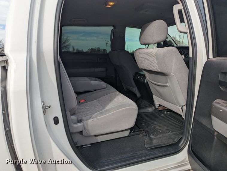 image for item LF9637 2013 Toyota Tundra  CrewMax pickup truck