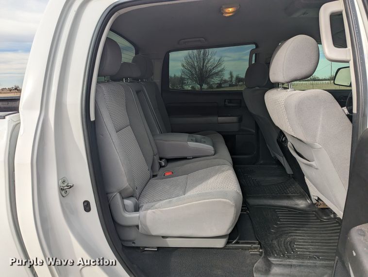 image for item LF9637 2013 Toyota Tundra  CrewMax pickup truck