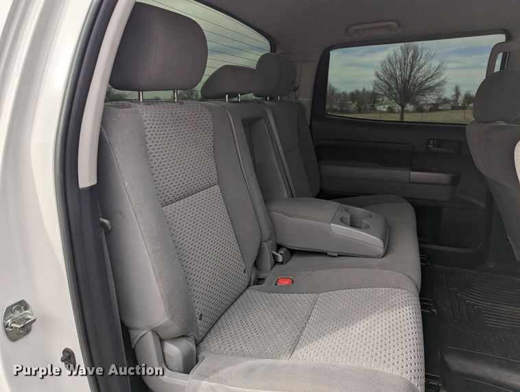 image for item LF9637 2013 Toyota Tundra  CrewMax pickup truck