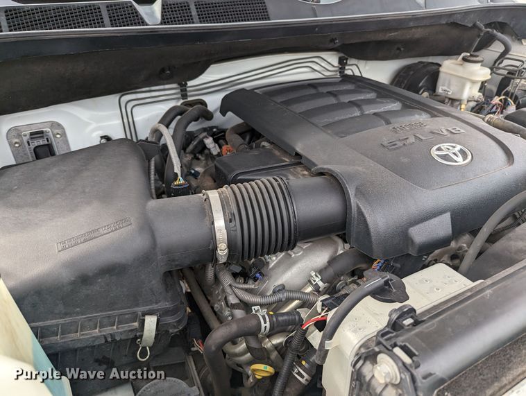 image for item LF9637 2013 Toyota Tundra  CrewMax pickup truck