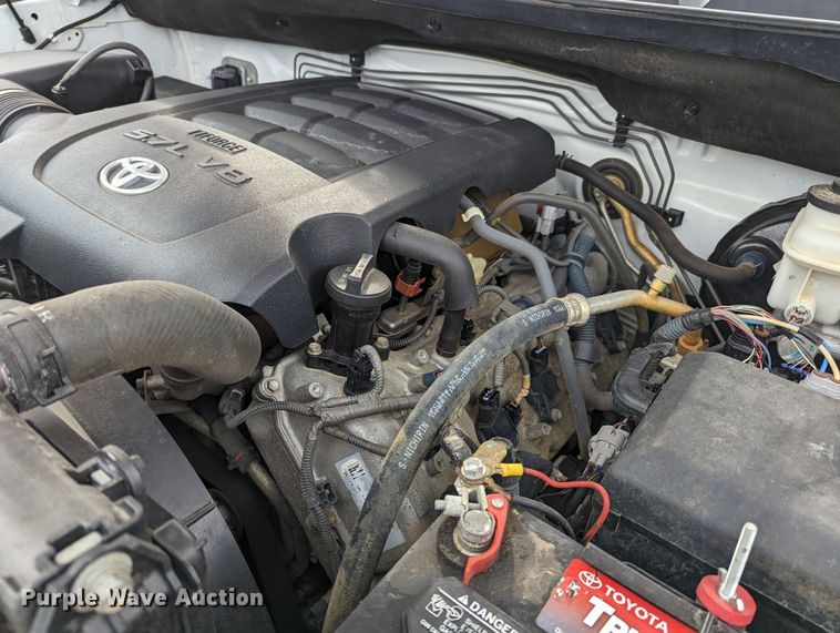 image for item LF9637 2013 Toyota Tundra  CrewMax pickup truck