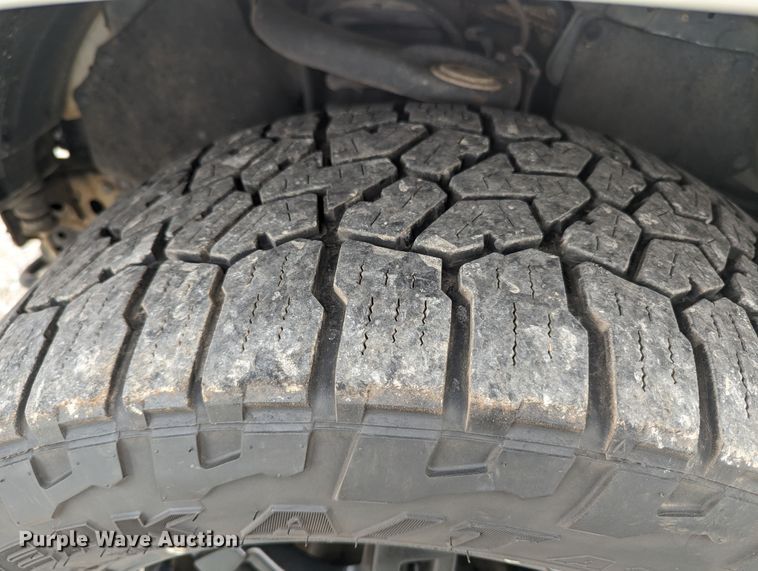 image for item LF9637 2013 Toyota Tundra  CrewMax pickup truck