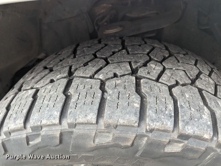 image for item LF9637 2013 Toyota Tundra  CrewMax pickup truck