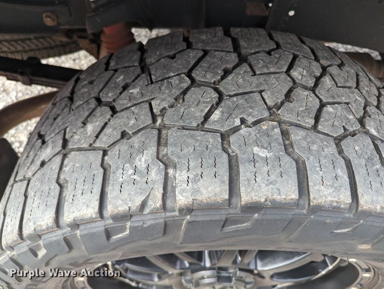 image for item LF9637 2013 Toyota Tundra  CrewMax pickup truck