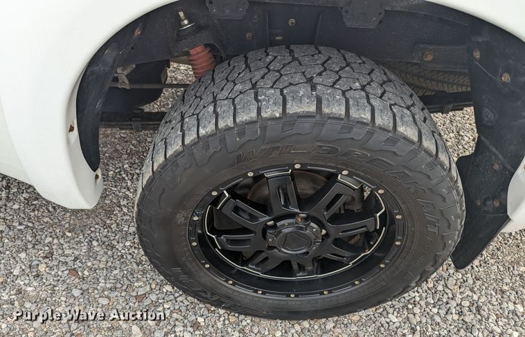 image for item LF9637 2013 Toyota Tundra  CrewMax pickup truck