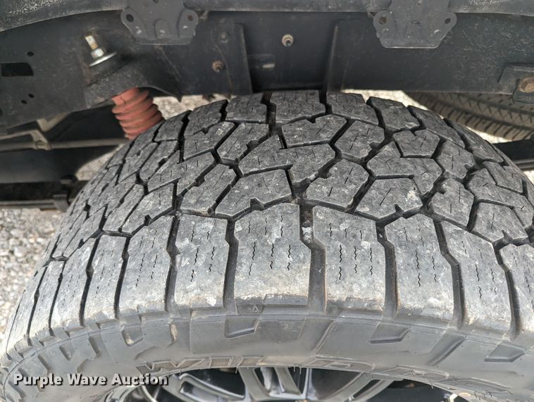 image for item LF9637 2013 Toyota Tundra  CrewMax pickup truck