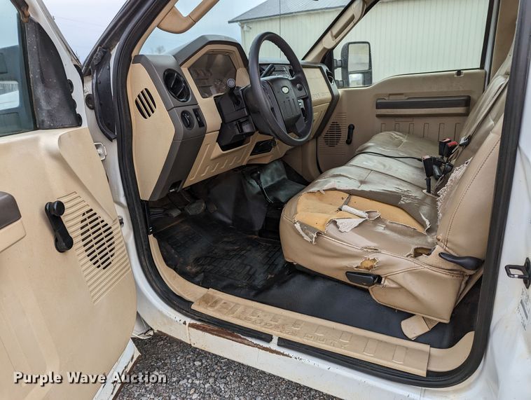 image for item LF9638 2010 Ford F350 Super Duty  bale bed pickup truck