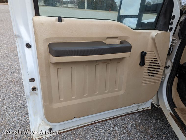 image for item LF9638 2010 Ford F350 Super Duty  bale bed pickup truck