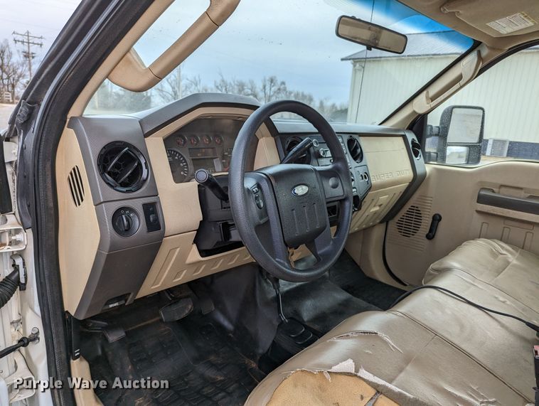 image for item LF9638 2010 Ford F350 Super Duty  bale bed pickup truck