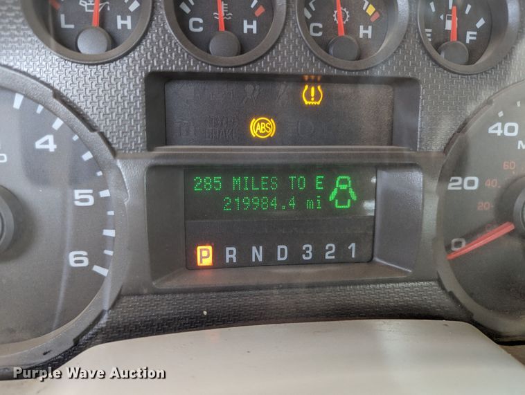 image for item LF9638 2010 Ford F350 Super Duty  bale bed pickup truck