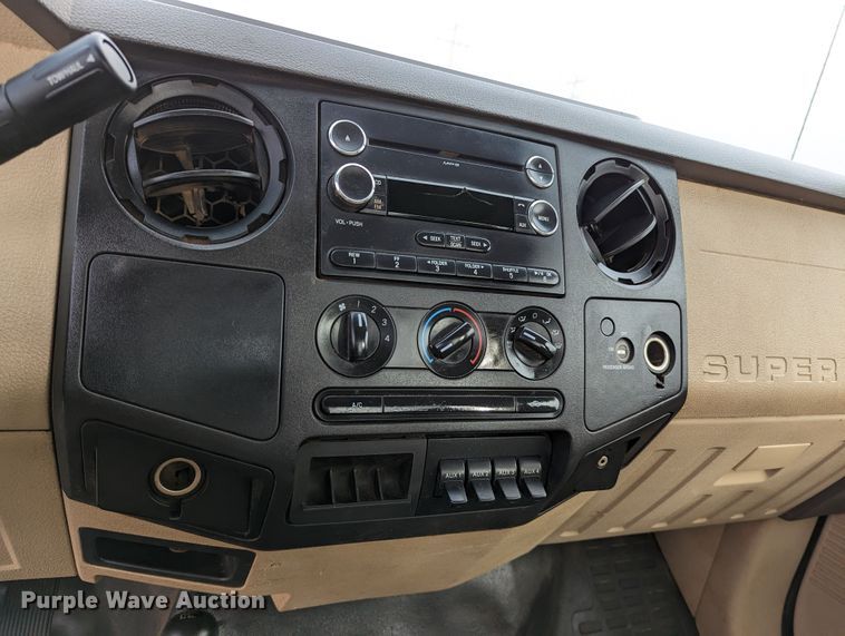 image for item LF9638 2010 Ford F350 Super Duty  bale bed pickup truck