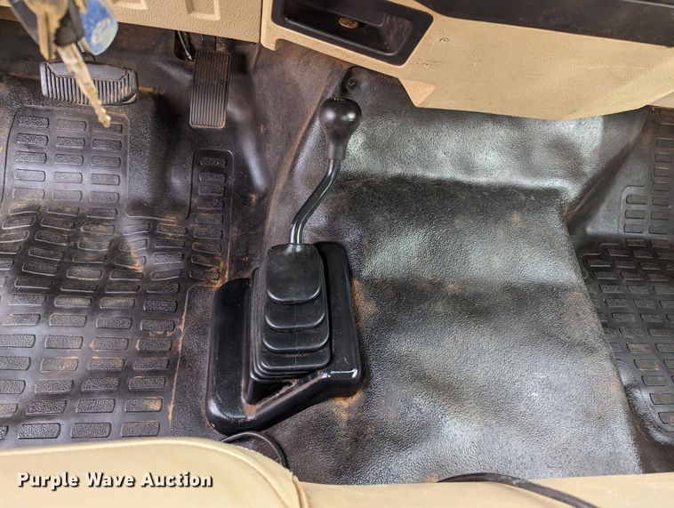 image for item LF9638 2010 Ford F350 Super Duty  bale bed pickup truck