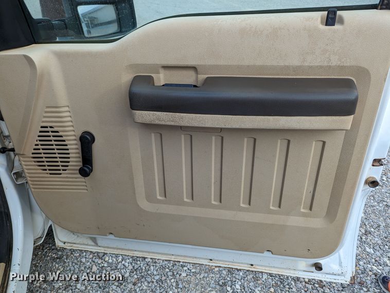 image for item LF9638 2010 Ford F350 Super Duty  bale bed pickup truck