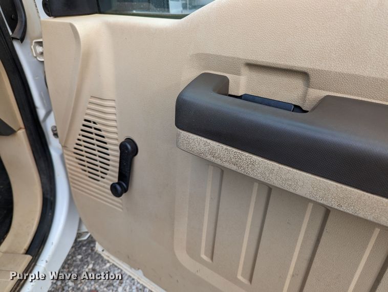 image for item LF9638 2010 Ford F350 Super Duty  bale bed pickup truck