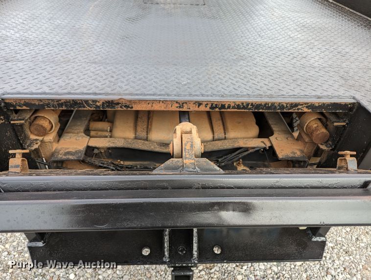 image for item LF9638 2010 Ford F350 Super Duty  bale bed pickup truck