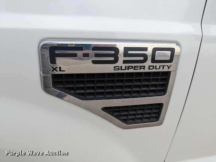 image for item LF9638 2010 Ford F350 Super Duty  bale bed pickup truck