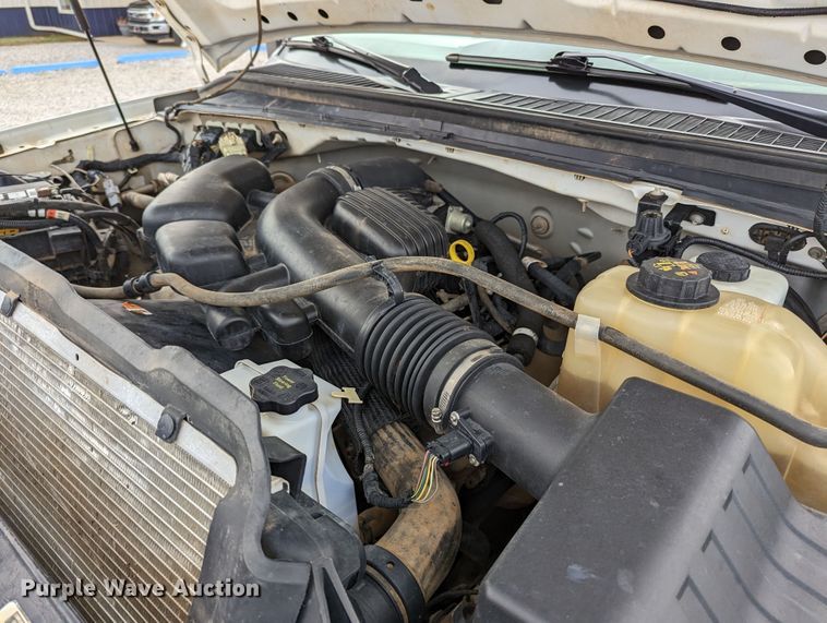 image for item LF9638 2010 Ford F350 Super Duty  bale bed pickup truck