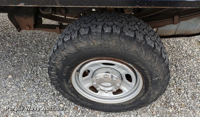 image for item LF9638 2010 Ford F350 Super Duty  bale bed pickup truck