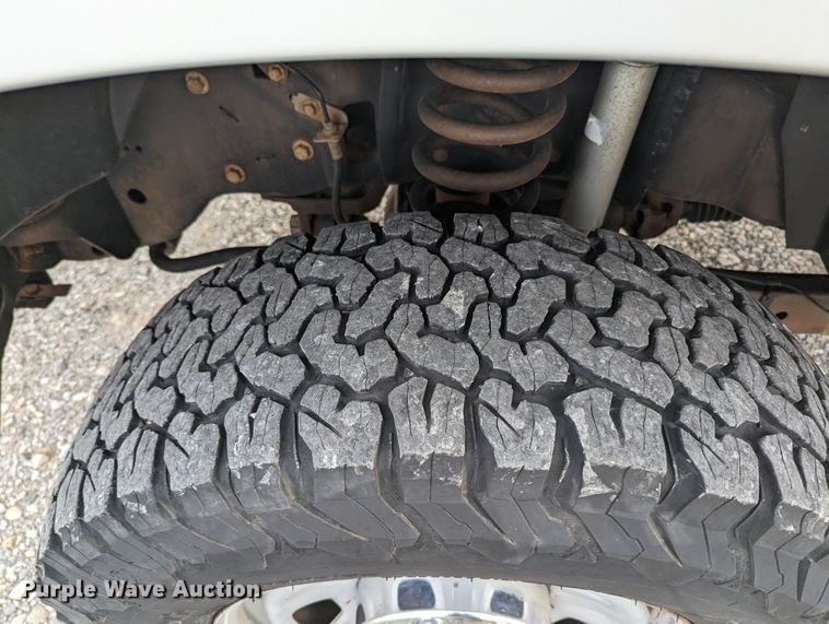 image for item LF9638 2010 Ford F350 Super Duty  bale bed pickup truck